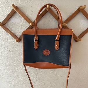 RARE Vintage Dooney & Bourke 1980s Navy Leather R21 Shoulder Bag - Authenic